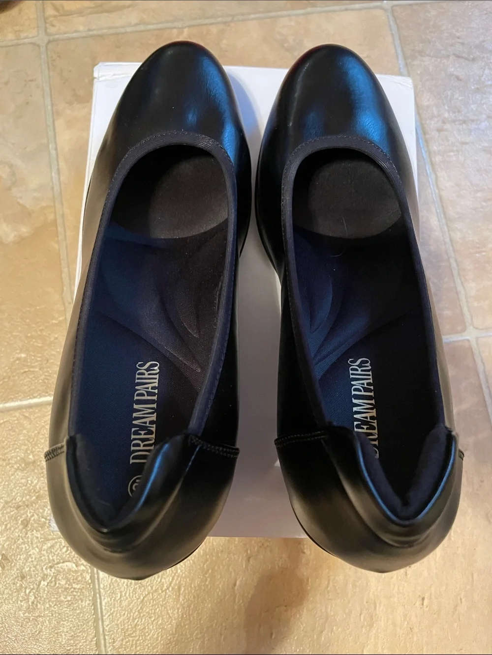 Dream Pairs Black Rounded-Toe Flats